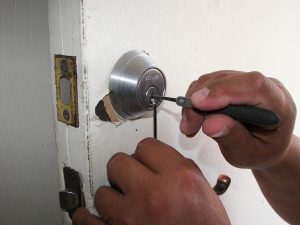 Hvordan en låsesmed kan beskytte dine verdisaker på campus